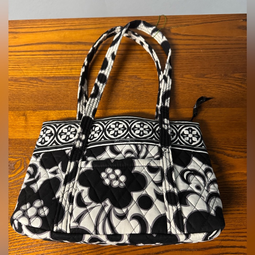 New Vera Bradley Bag~ Black & White ~        11 1/2”W x 8”T